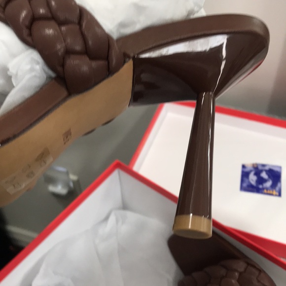 New! Wishbone Shoes - Picture 4 of 13